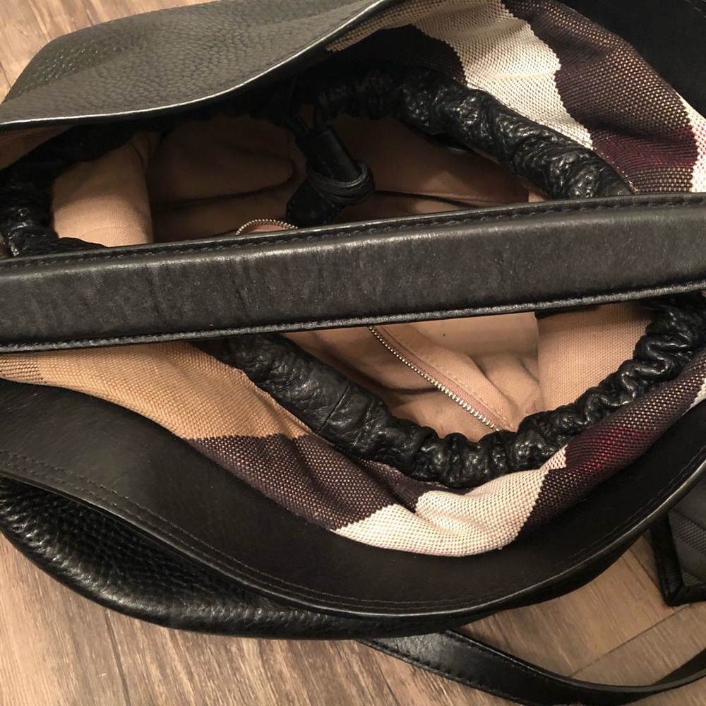 Burberry Brit medium Ashby black leather hobo bag - Picture 5 of 8